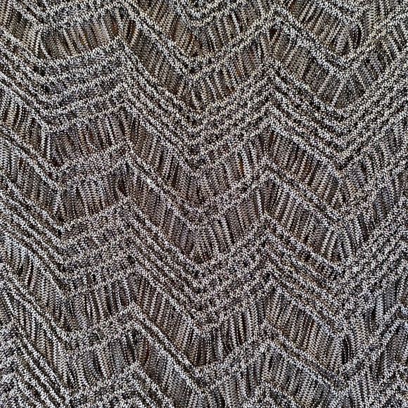 Beautiful mesh knit top with wing sleeves - Picture 2 of 7